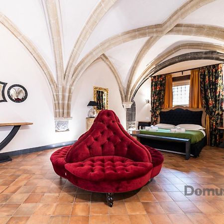 Piazza San Domenico Suite By Domusextra Neapel Exterior foto