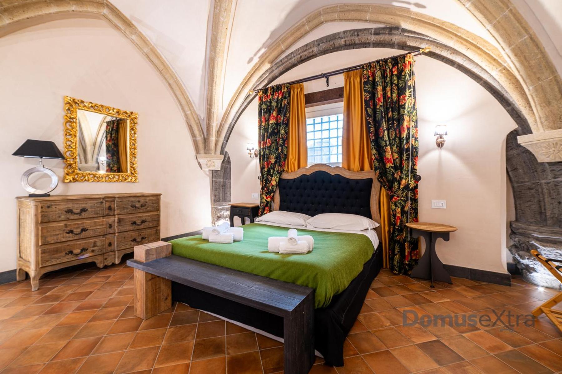 Piazza San Domenico Suite By Domusextra Neapel Exterior foto