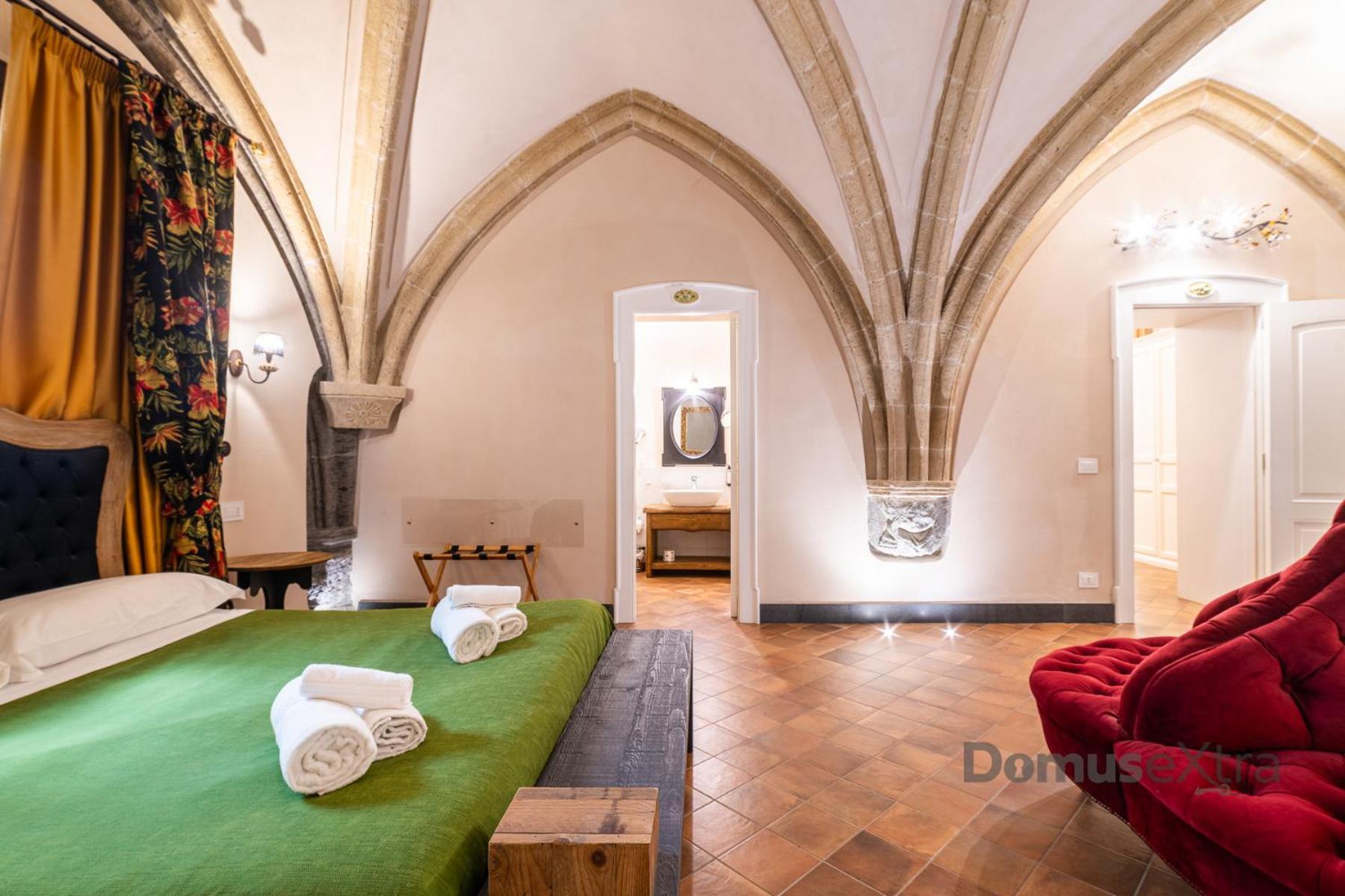 Piazza San Domenico Suite By Domusextra Neapel Exterior foto